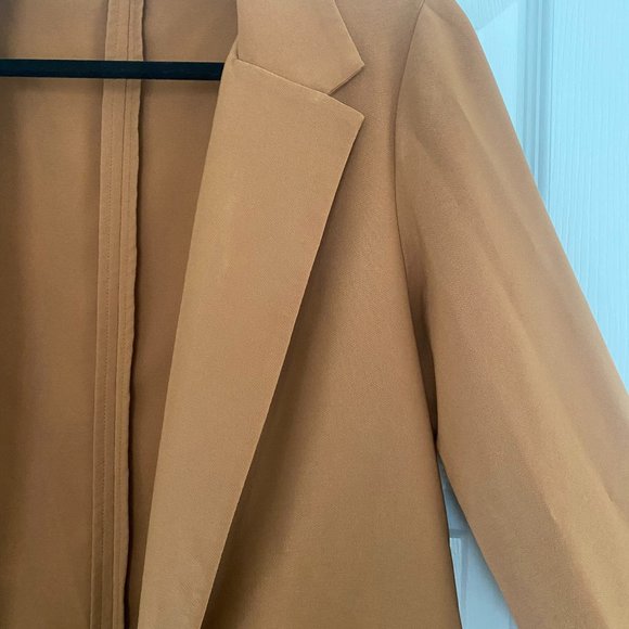 Vestique Camel Blazer. Size M - Picture 5 of 9
